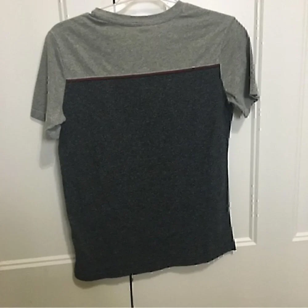 Old Navy boys size X-Large gray T-shirt NWOT